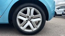 Renault Clio 1.0 TCe 100 Play 5dr Petrol Hatchback